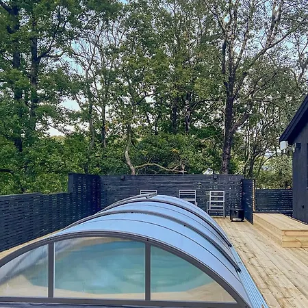 Gorgeous In With Kitchen بيت للعطل *